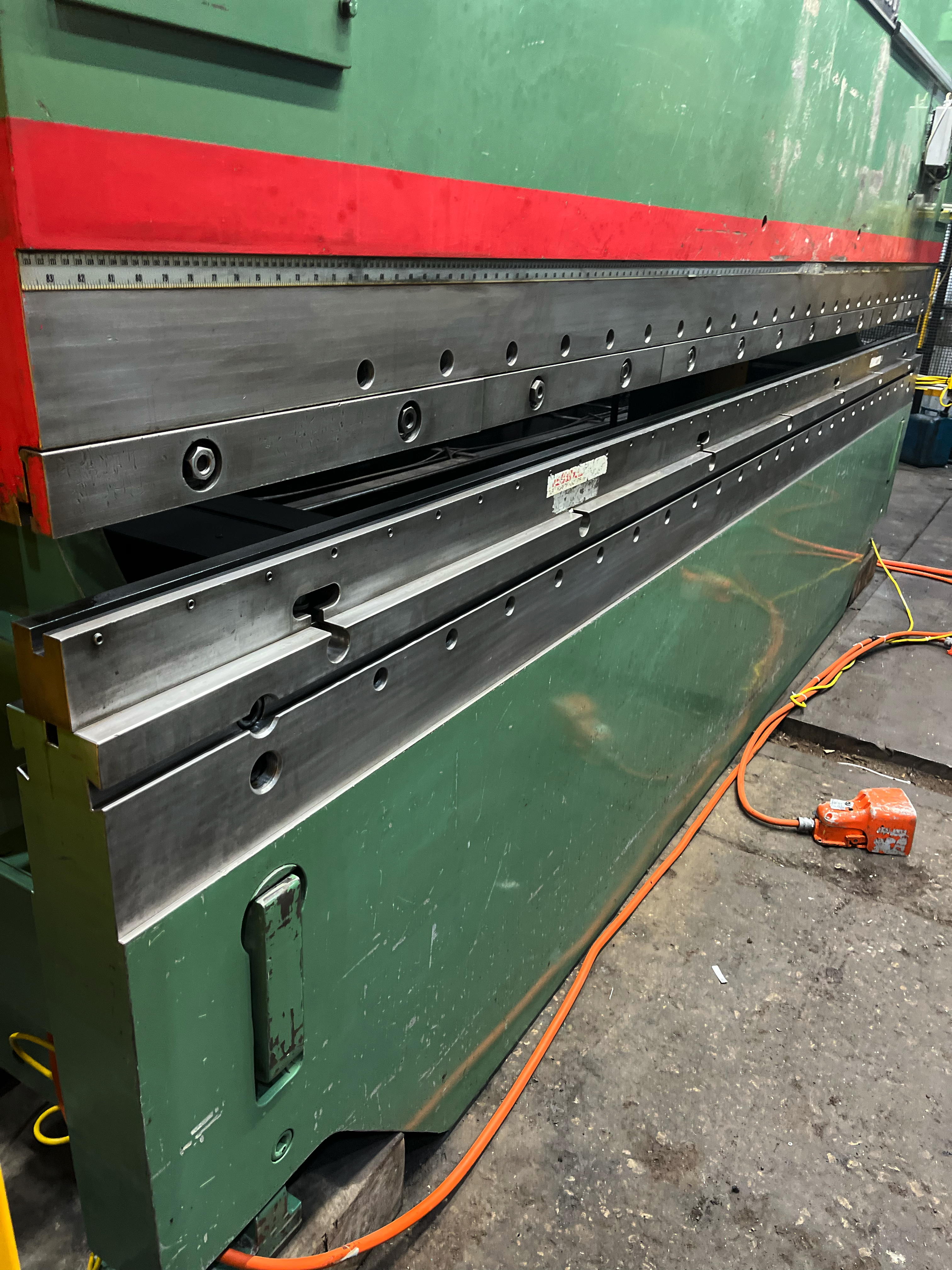 175 Ton X 14’  Cincinnati Model 175 AF12 Autoform CNC Hydraulic Press Brake